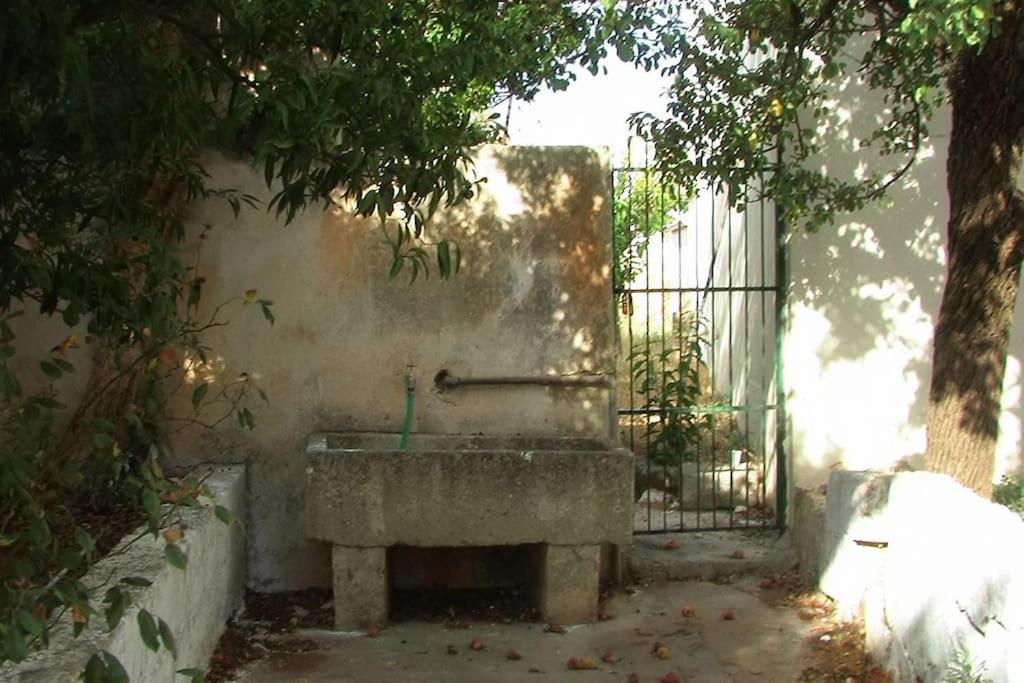 Villa nel Salento - Ampie camere e giardino, fino a 9 persone Barbarano del Capo Esterno foto