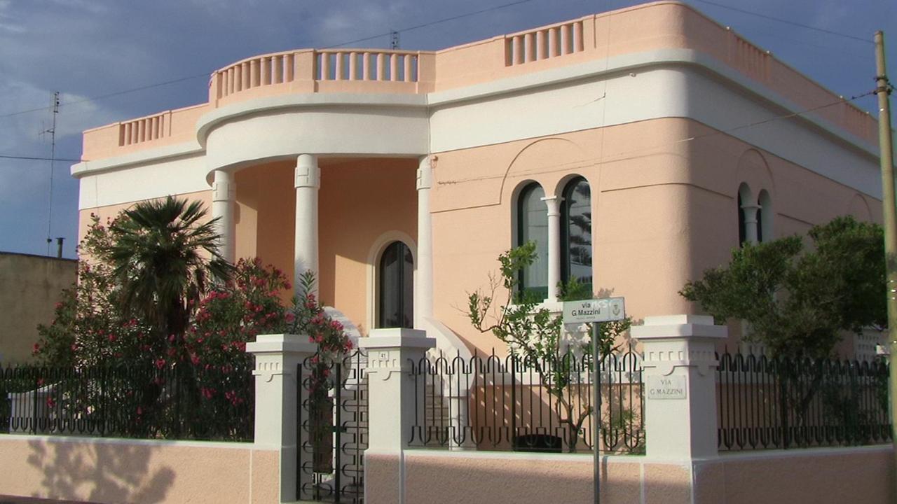 Villa nel Salento - Ampie camere e giardino, fino a 9 persone Barbarano del Capo Esterno foto