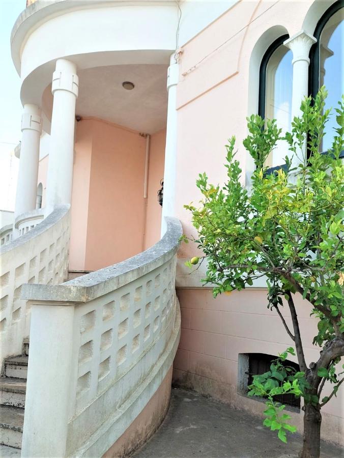 Villa nel Salento - Ampie camere e giardino, fino a 9 persone Barbarano del Capo Esterno foto