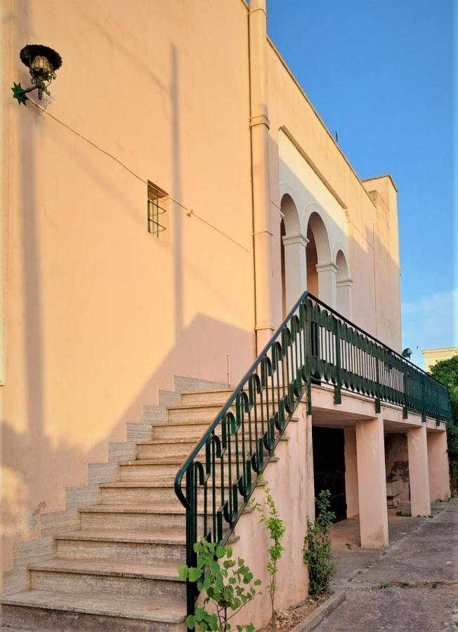 Villa nel Salento - Ampie camere e giardino, fino a 9 persone Barbarano del Capo Esterno foto