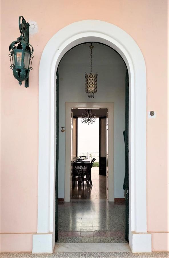 Villa nel Salento - Ampie camere e giardino, fino a 9 persone Barbarano del Capo Esterno foto