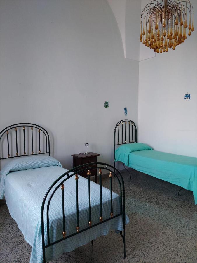 Villa nel Salento - Ampie camere e giardino, fino a 9 persone Barbarano del Capo Esterno foto