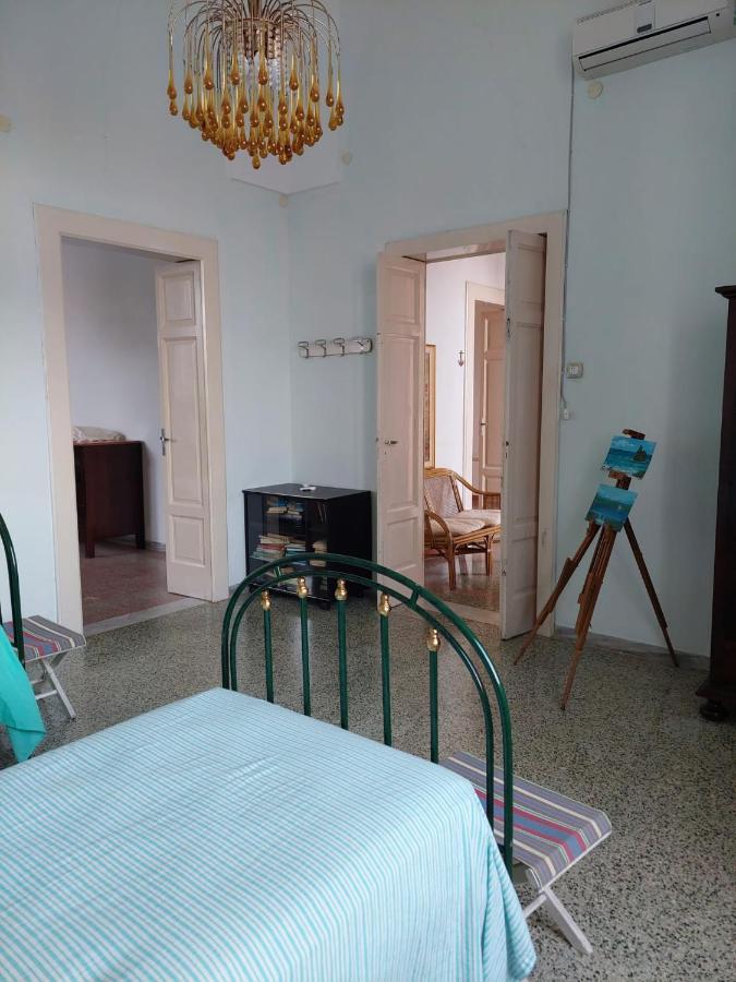 Villa nel Salento - Ampie camere e giardino, fino a 9 persone Barbarano del Capo Esterno foto
