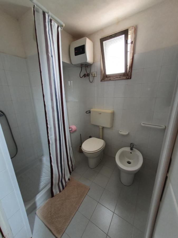 Villa nel Salento - Ampie camere e giardino, fino a 9 persone Barbarano del Capo Esterno foto
