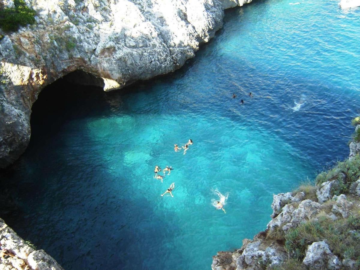 Villa nel Salento - Ampie camere e giardino, fino a 9 persone Barbarano del Capo Esterno foto